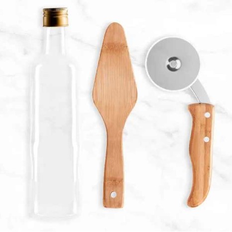 Kit para Pizza com Cortador, Espátula e Garrafa com Logo